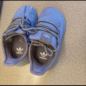 LIKE NEW - Adidas 6c toddler shoes